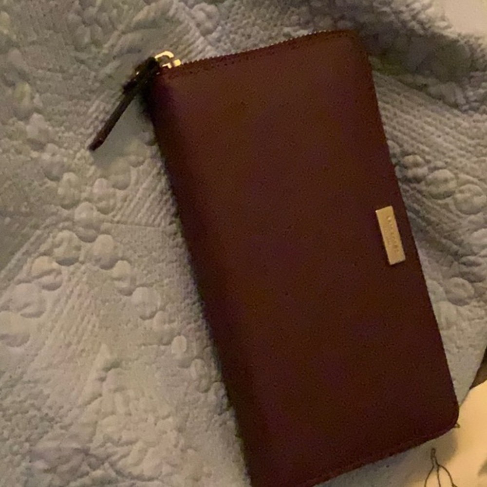 Kate Spade - Neda Continental style wallet in Deep Plum